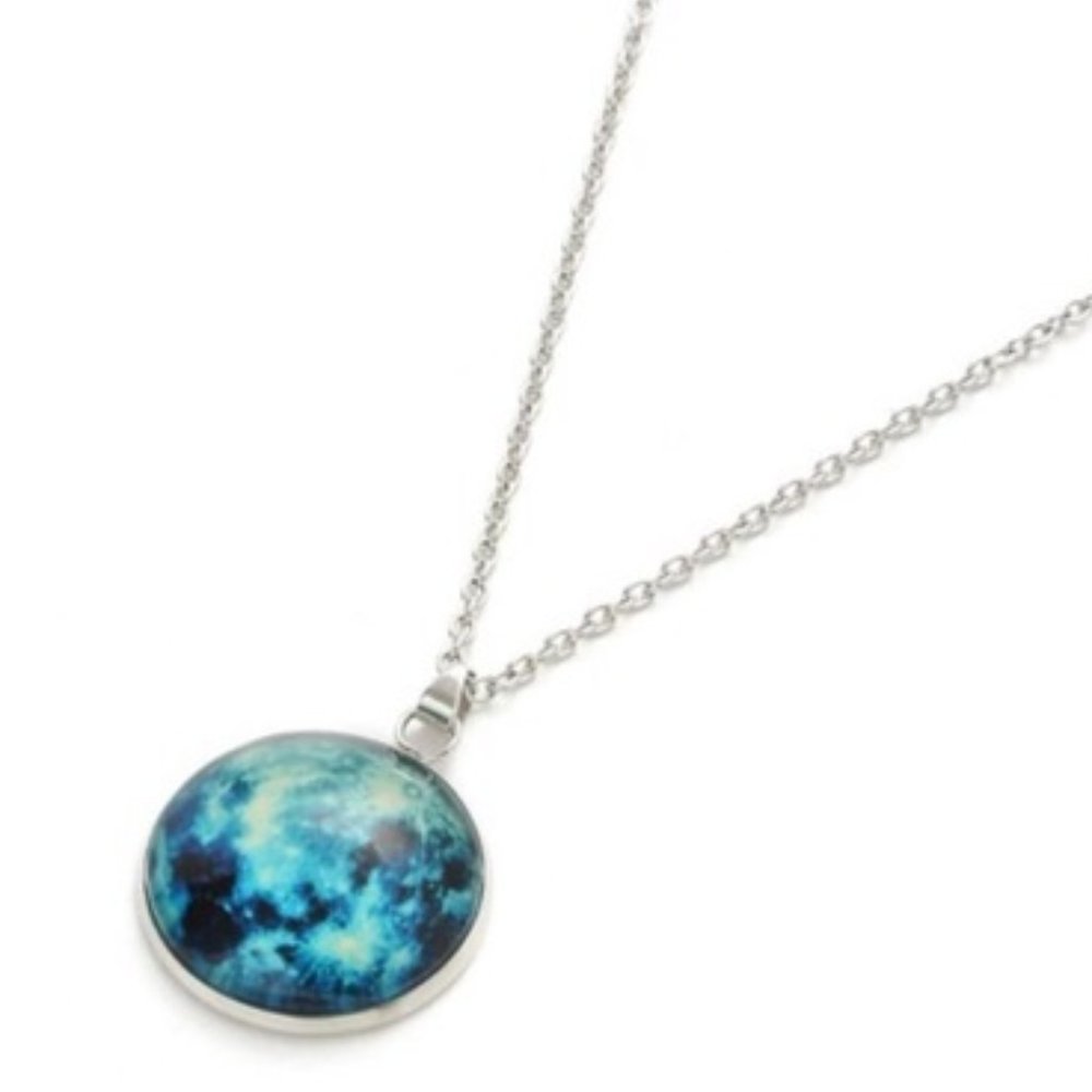 Immersive Turquoise Pendant Necklace